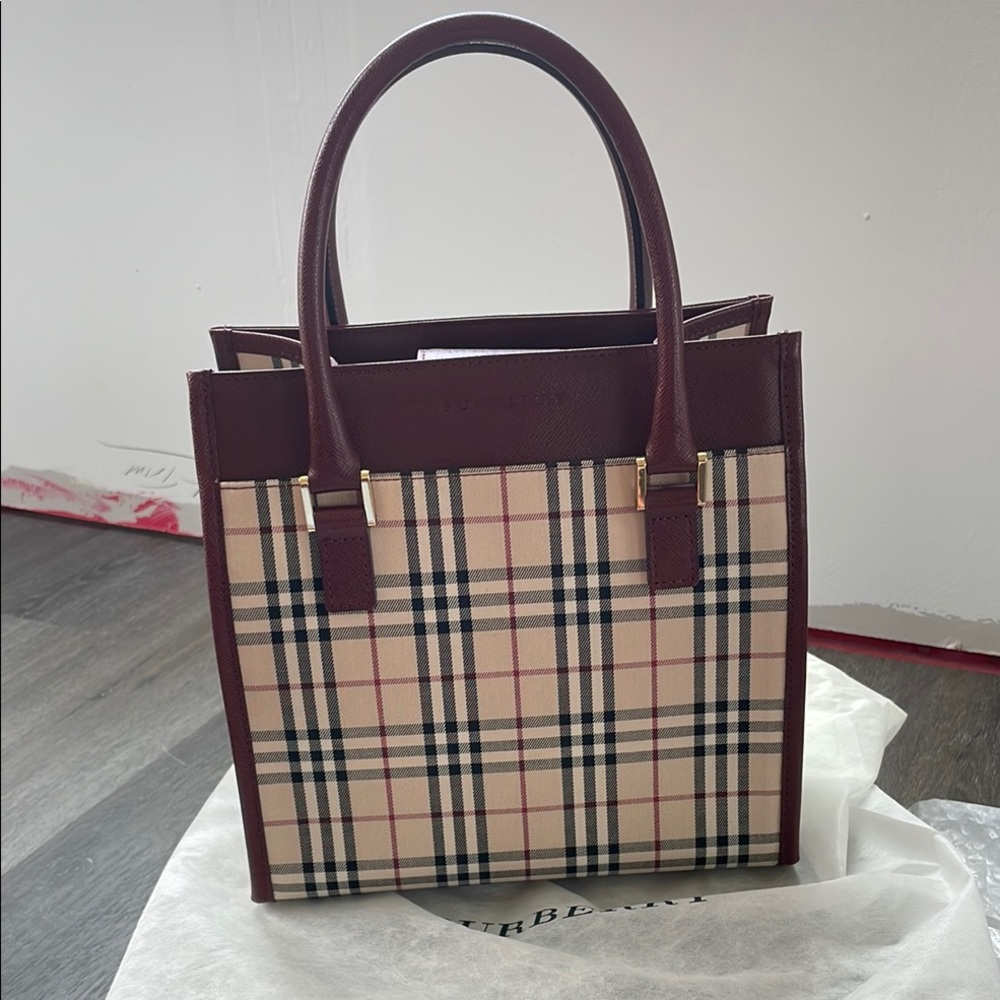 Burberry Cream and Dark Burgundy Tote Bag with Signature Check Pattern